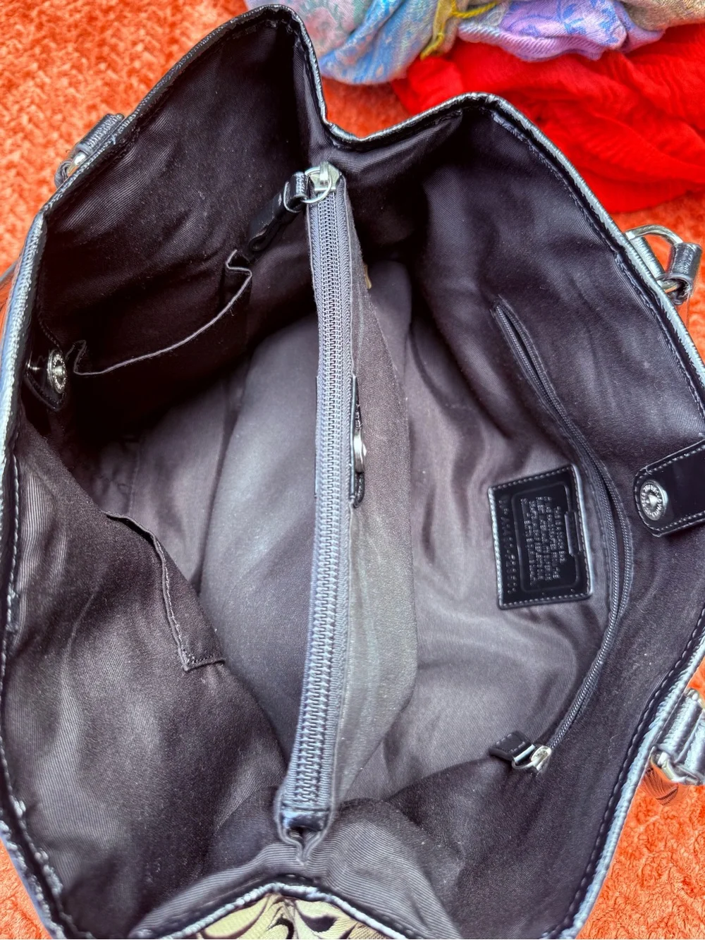 Coach Black/grey Signature shoulder bag with Central Stripe F28501